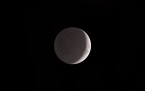 2020-03-28: Nový Mesiac a popolavý svit. Foto: J. Mäsiar, Krajská hvezdáreň v Žiline